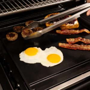 Duża Plancha Żeliwna Broil King do Grilli z Serii Crown i Baron | Dwustronna | Przykład Smażenia na Stronie Płaskiej | Dynamic24 Bielsko-Biała