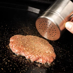 Praska do Smash Burgerów Broil King | Doprawianie Smash Burgera